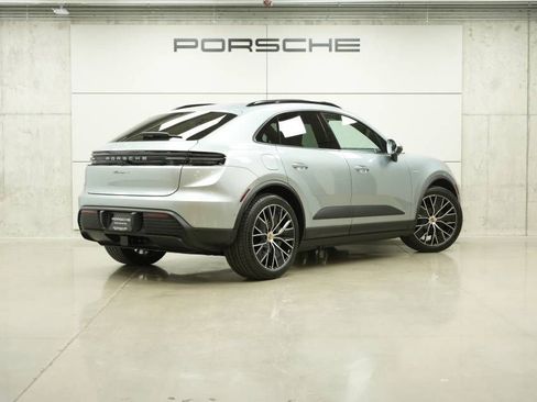 New 2026 Porsche Macan 4 Electric AWD/4WD image 7