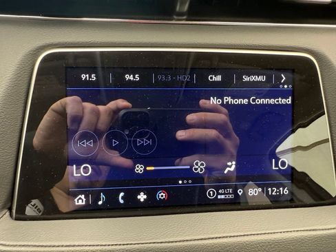 Used 2023 Cadillac XT4 Luxury w/ Driver Awareness Package FWD image 28