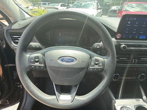 Used 2025 Ford Escape Active AWD/4WD image 25