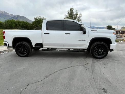 Used 2023 Chevrolet Silverado 2500 High Country w/ Z71 Off-Road Package AWD/4WD image 6