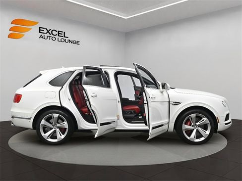 Used 2018 Bentley Bentayga image 73