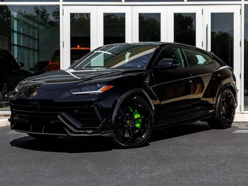 Used 2024 Lamborghini Urus Performante AWD/4WD image 3