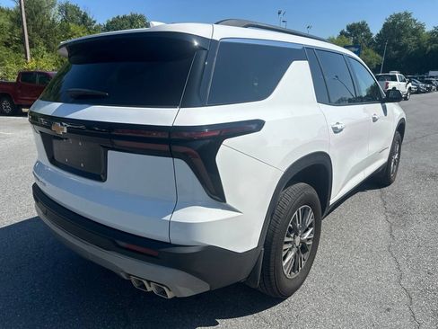 Used 2026 Chevrolet Traverse LT AWD/4WD image 5