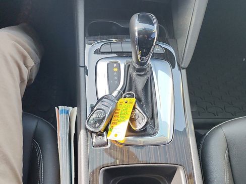 Used 2019 Buick Regal Essence w/ Driver Confidence Package I image 19