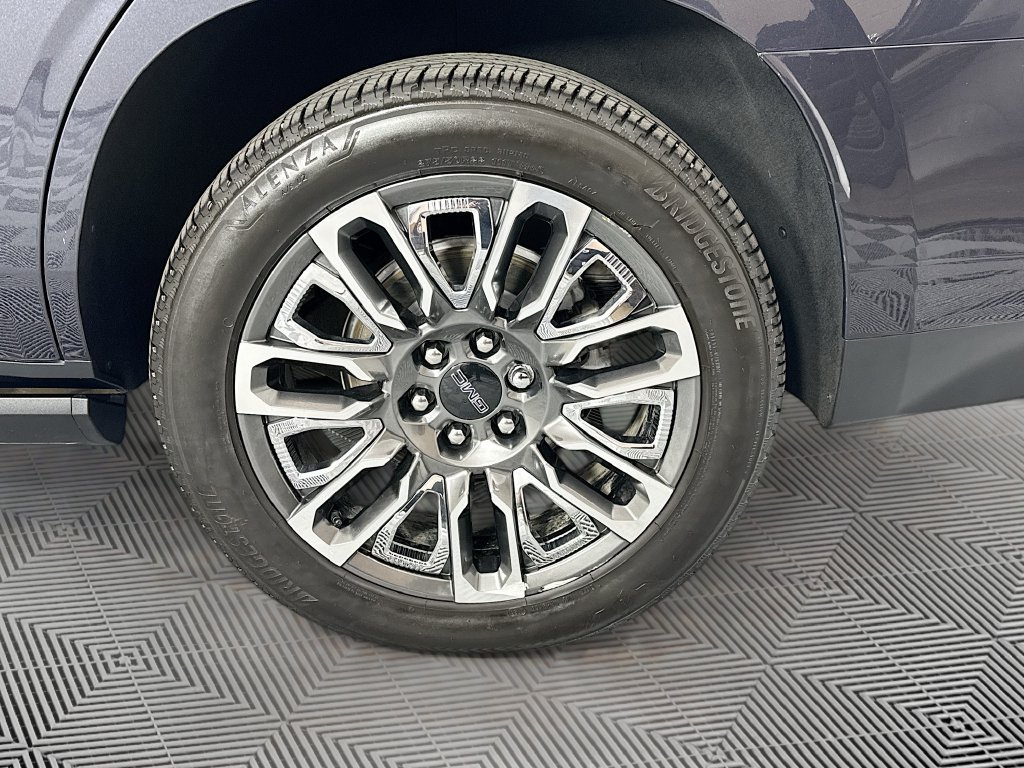 Used 2024 GMC Yukon Denali Ultimate AWD/4WD image 37