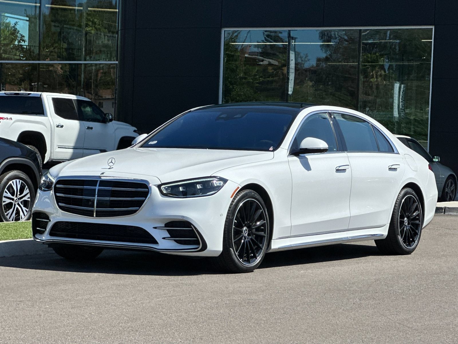 Certified 2026 Mercedes-Benz S 580e 4MATIC Sedan image 8