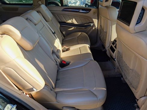 Used 2013 Mercedes-Benz GL 450 4MATIC image 42