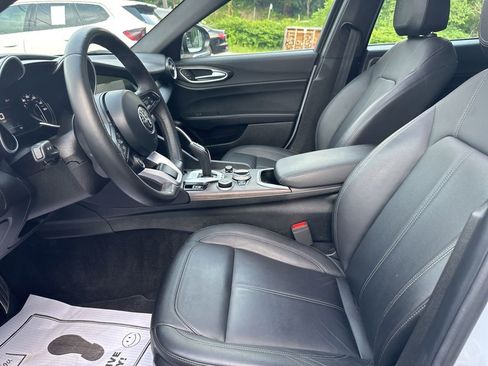 Used 2022 Alfa Romeo Giulia Ti image 16