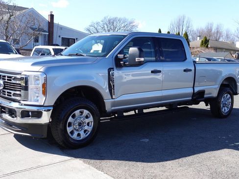 Used 2024 Ford F250 XLT image 1