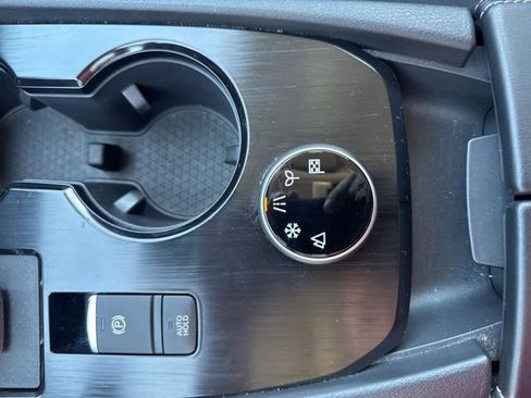 Used 2023 Nissan Rogue SV AWD/4WD image 33