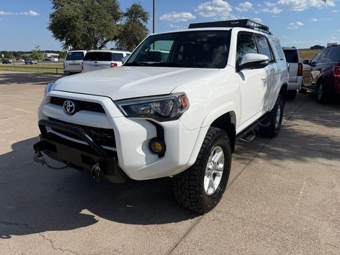 Used 2019 Toyota 4Runner SR5 Premium AWD/4WD image 3