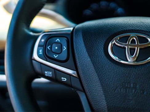 Used 2015 Toyota Avalon XLE Touring FWD image 14