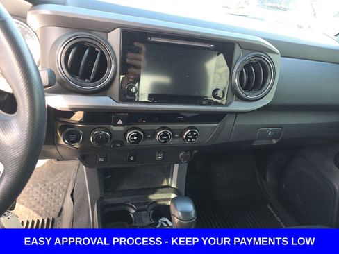 Used 2017 Toyota Tacoma TRD Off-Road w/ Tow Package (A/T) image 11