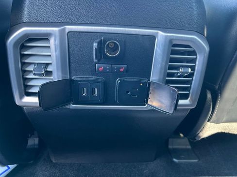 Used 2017 Ford F150 Platinum w/ Equipment Group 701A Luxury image 43