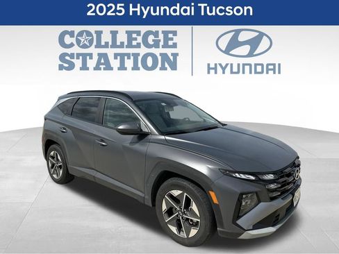 Used 2025 Hyundai Tucson SEL FWD image 3