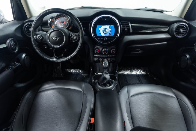 Used 2019 MINI Cooper 4-Door Hardtop w/ Storage Package FWD image 21