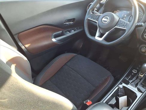 Used 2023 Nissan Kicks SR image 29