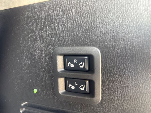 Used 2024 INFINITI QX80 Luxe image 32