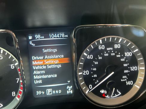 Used 2018 Nissan Titan SV w/ SV Convenience Package image 20