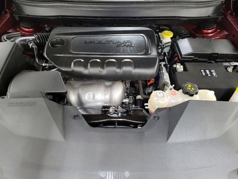 Used 2020 Jeep Cherokee Latitude Plus image 30