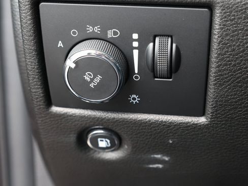 Used 2021 Jeep Grand Cherokee Laredo X image 33