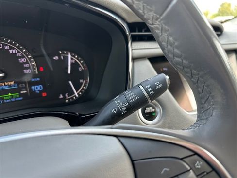 Used 2018 Cadillac XT5 Luxury image 25