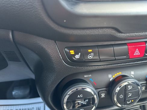 Used 2016 Jeep Renegade Limited AWD/4WD image 55
