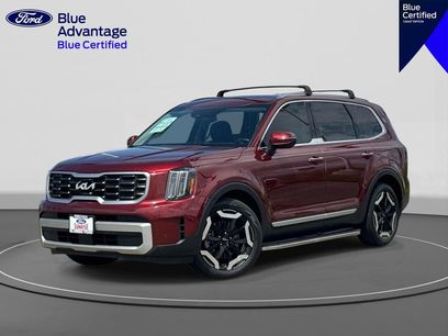Used 2023 Kia Telluride S w/ S Sunroof Package