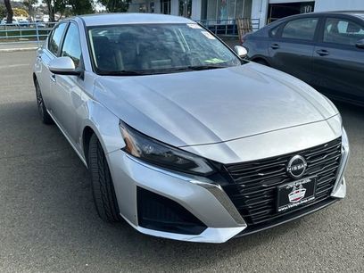 Used 2023 Nissan Altima 2.5 SV