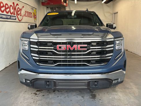 Used 2024 GMC Sierra 1500 SLT image 3