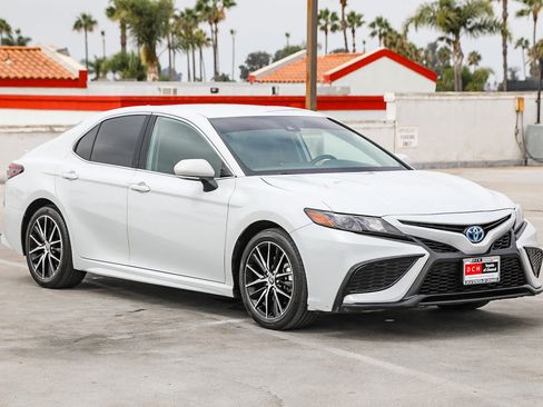 Certified 2024 Toyota Camry SE w/ Cold Weather Package FWD image 5