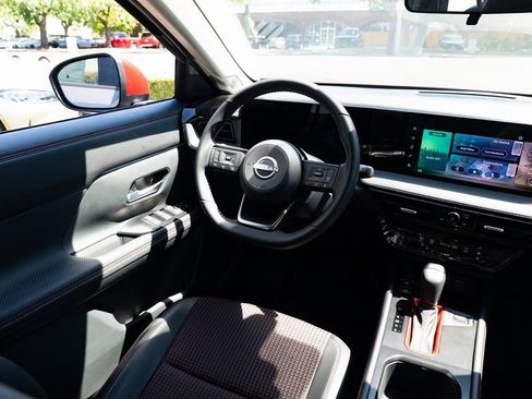 New 2025 Nissan Kicks SR image 9