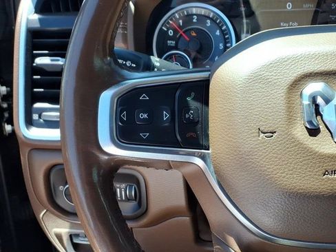 Used 2019 RAM 1500 Laramie AWD/4WD image 17