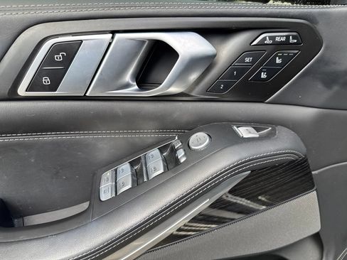 Used 2024 BMW X7 xDrive40i w/ Executive Package AWD/4WD image 11