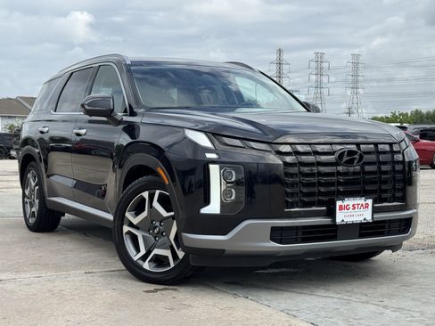 Used 2024 Hyundai Palisade Limited FWD image 2