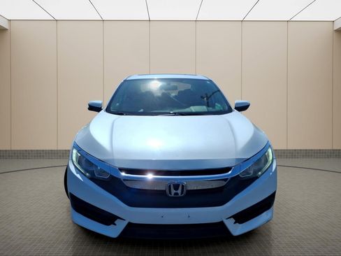 Used 2018 Honda Civic EX image 3