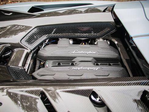 Used 2024 Lamborghini Revuelto AWD/4WD image 37