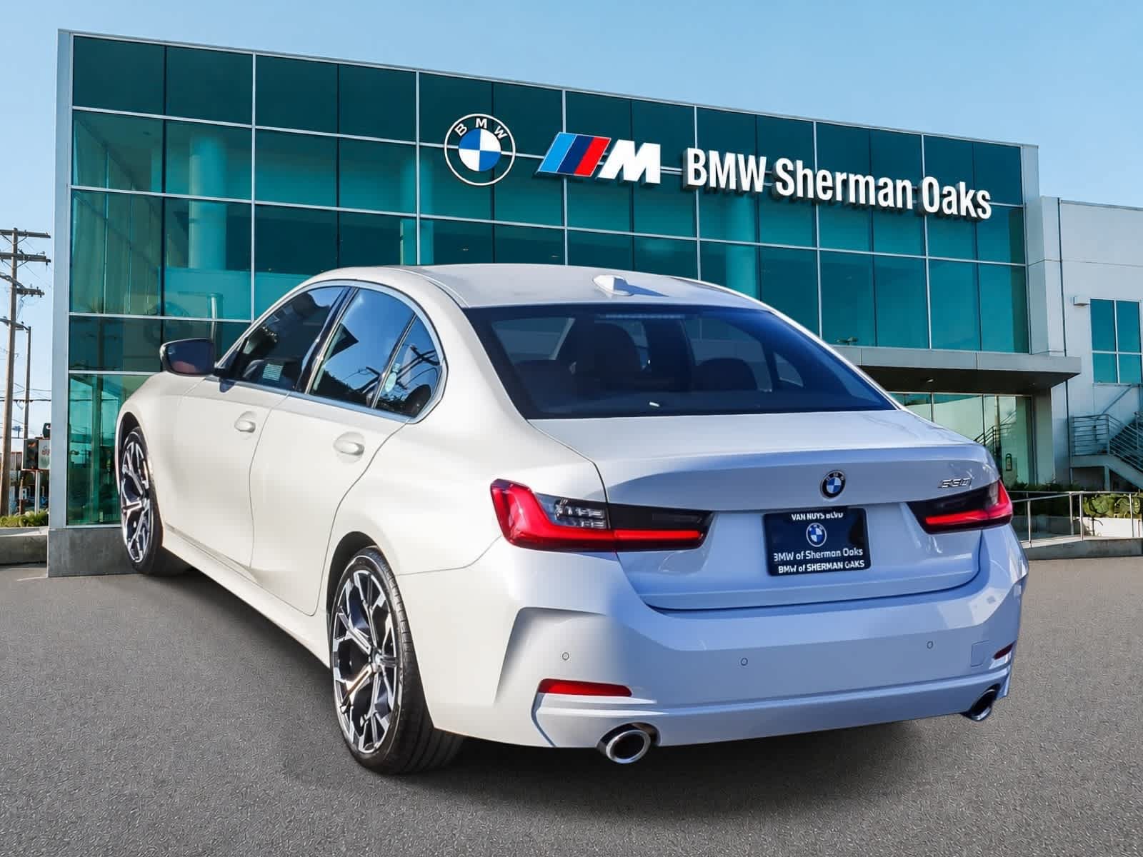 Used 2026 BMW 330i Sedan w/ Premium Package RWD image 6