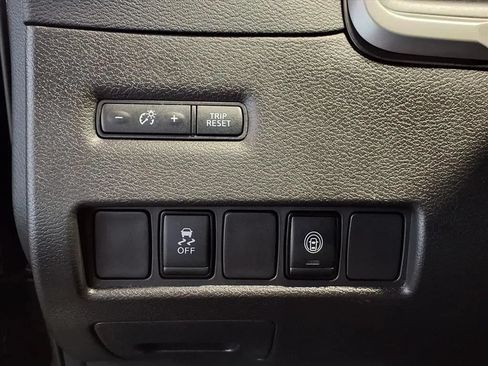 Used 2023 Nissan Murano SV AWD/4WD image 19