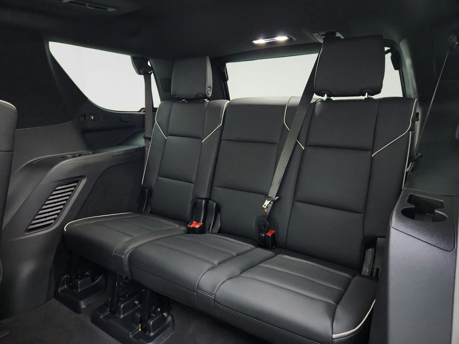 Used 2025 Cadillac Escalade Sport w/ LPO, ONYX Package AWD/4WD image 27