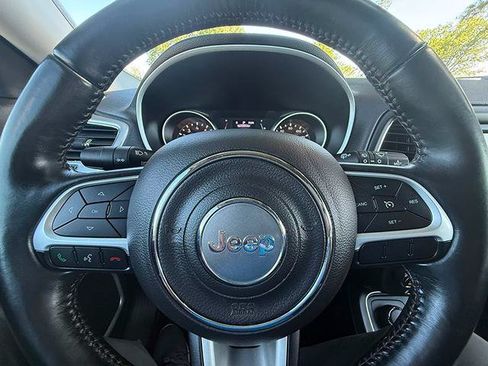 Used 2017 Jeep Compass Latitude AWD/4WD image 16