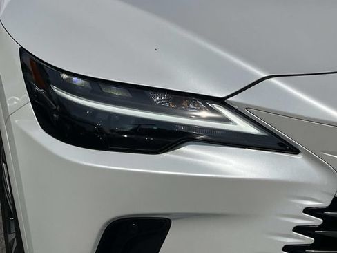 Used 2025 Lexus RX 350 Premium w/ Accessory Package (Z1) FWD image 9