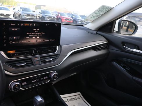 Used 2023 Nissan Altima 2.5 SL AWD/4WD image 35