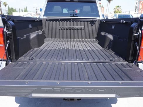 Certified 2025 Toyota Tacoma SR5 AWD/4WD image 8