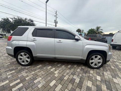 Used 2017 GMC Terrain SLE FWD image 9