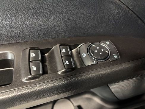 Used 2017 Ford Fusion SE w/ Fusion SE Technology Package image 14