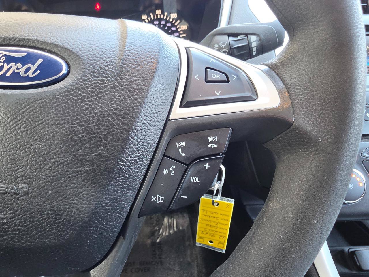 Used 2015 Ford Fusion SE FWD image 18