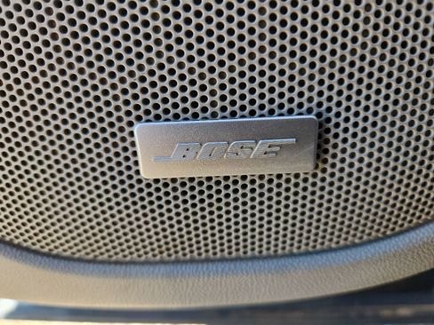 Used 2022 GMC Acadia SLT w/ Technology Package image 16