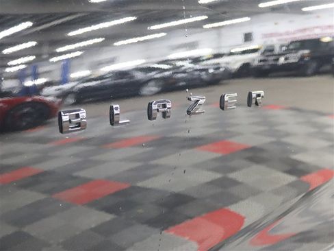 Used 2022 Chevrolet Blazer LT w/ Midnight/Sport Edition image 8