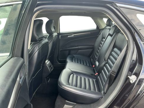 Used 2019 Ford Fusion SEL FWD image 21